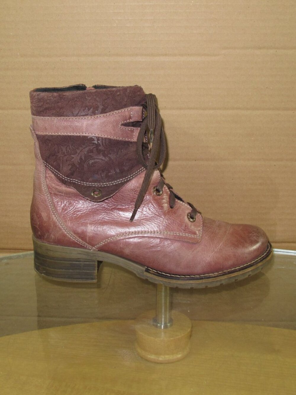 Dromedaris Women's Combat Boots. Zip Up Grunge Ankle Boots  Size 10 M